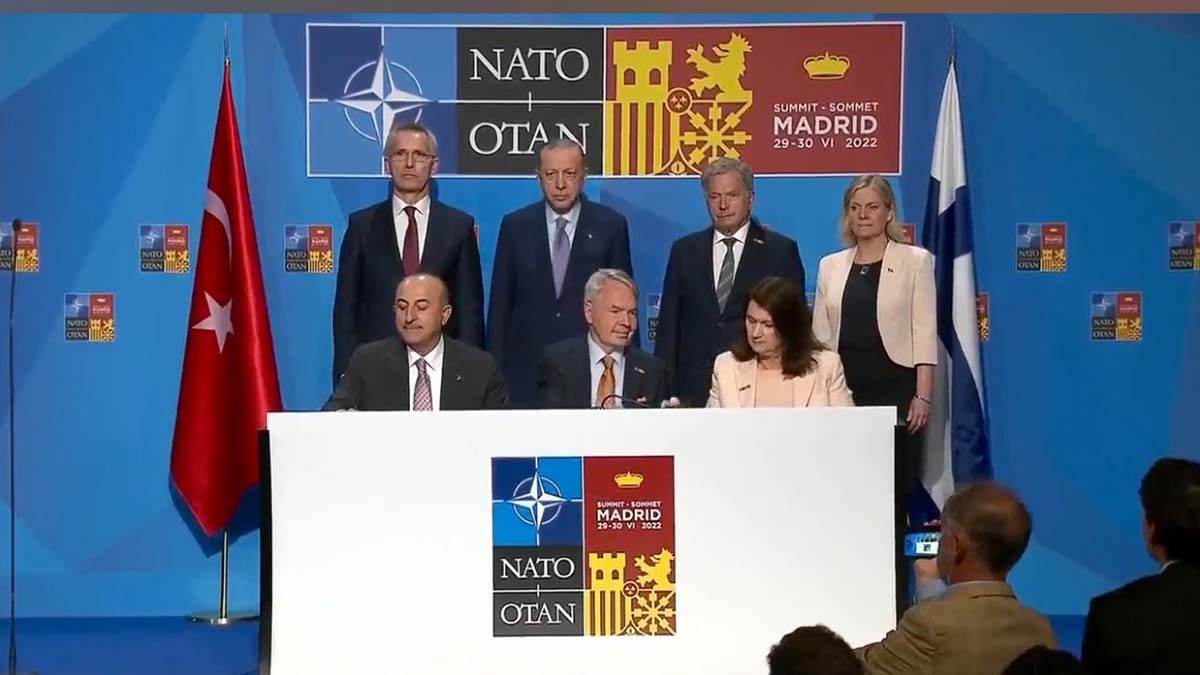 Türkiye İsveç ve Finlandiya arasında memorandum