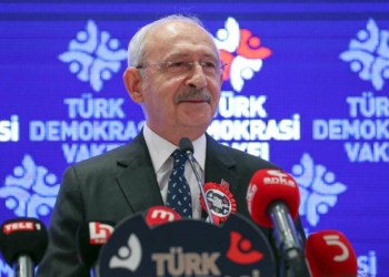Türkiye'ye demokrasiyi getirmek zorundayız