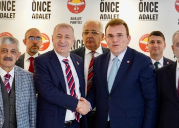 Ümit Özdağ, Adalet Partisi'ni ziyaret etti