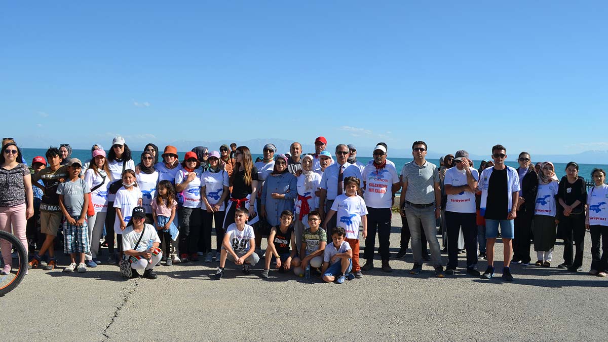 Van Gölü için yürüyen kadınlar Adilcevaz'a ulaştı