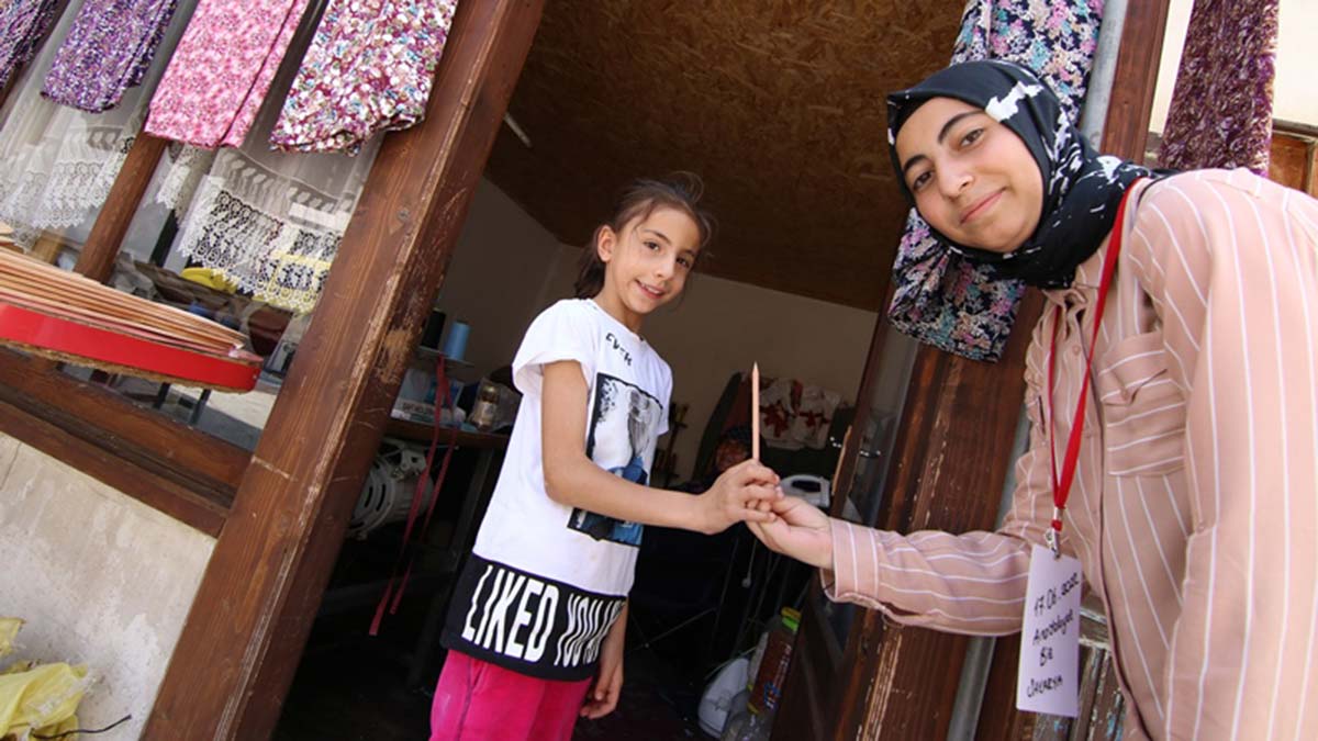 YKS kalemleri köy okullarına bağışlandı