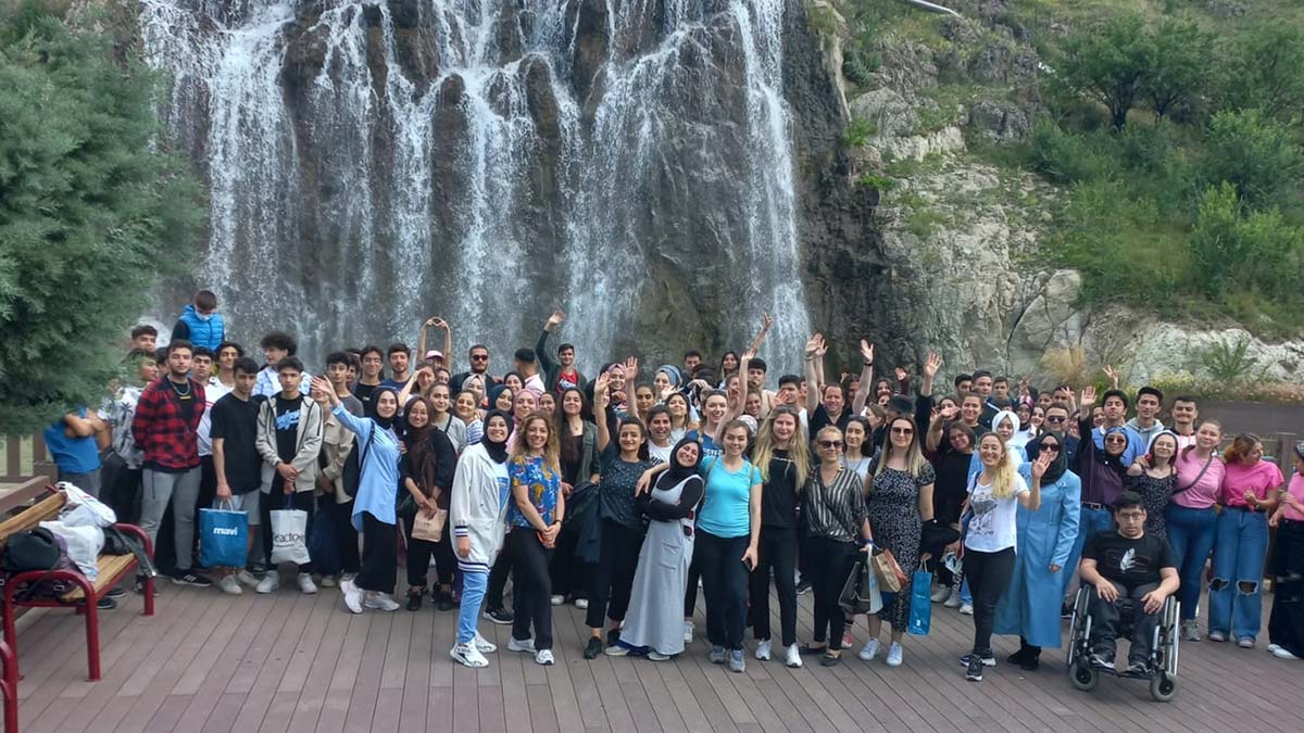 YKS stresini piknikte attılar