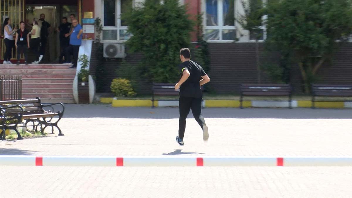 YKS'ye geç kalanlar kapıda kaldı