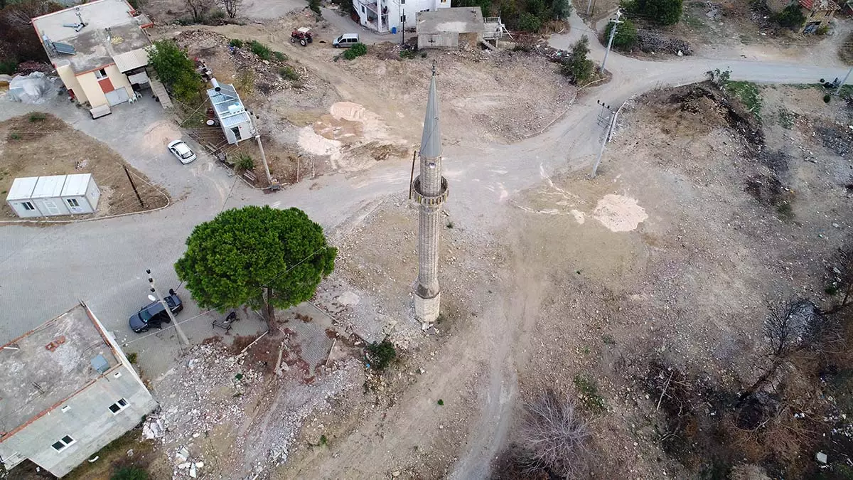 Yanginda hasar goren tarihi camiye yeniden insa 1 - yerel haberler - haberton