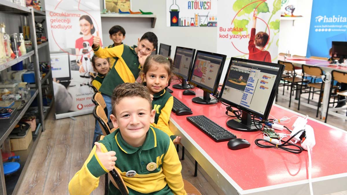 'Yarını kodlayanlar' projesinde ebeveyn eğitimi