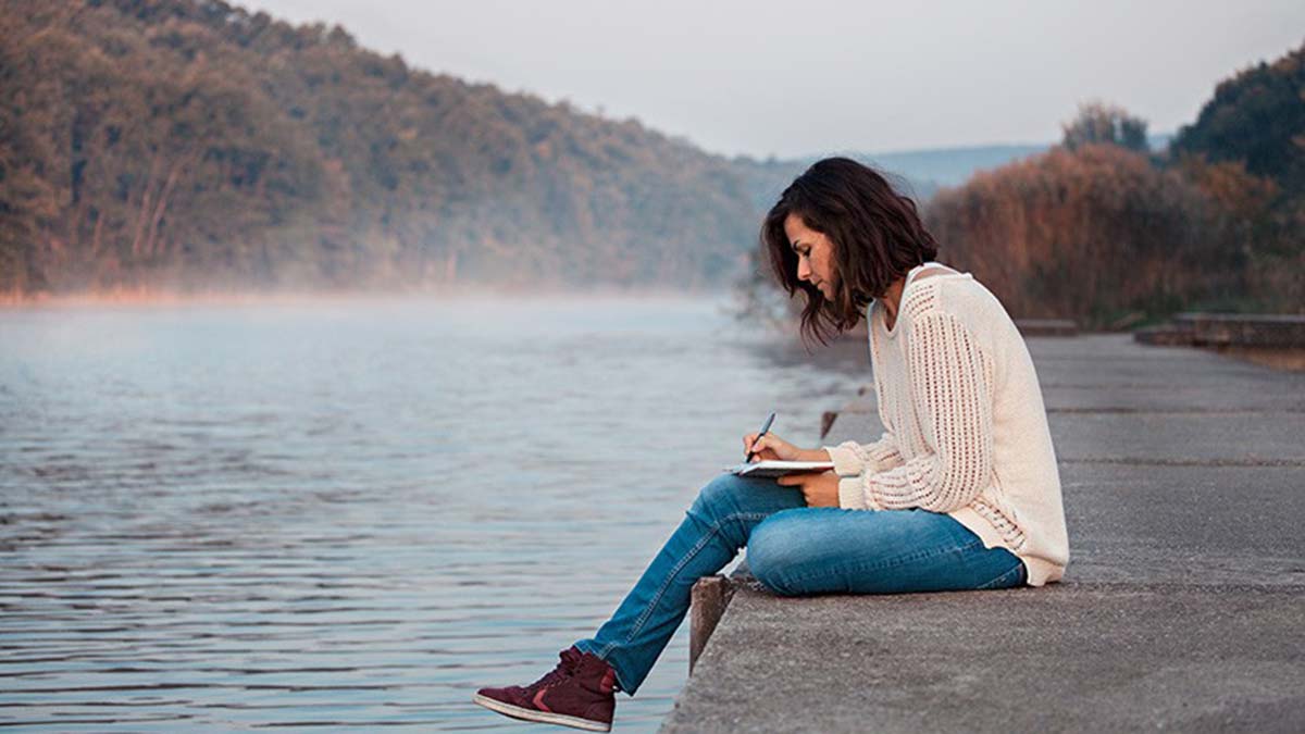 Yaşayan yazar olmak..