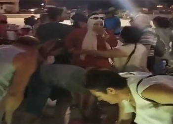 Yıl sonu sergisini rüzgar vurdu: 6 yaralı