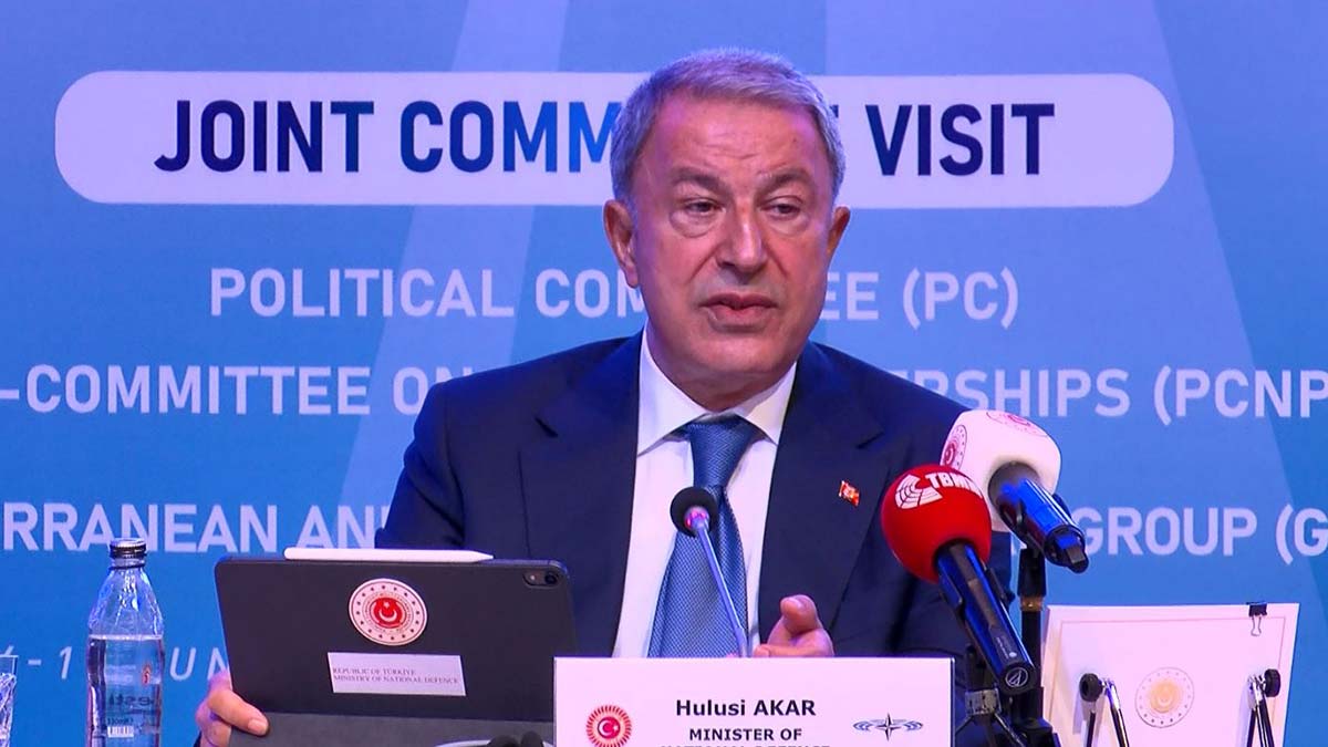 Yunan siyasetçiler gerilimi tırmandırıyorlar