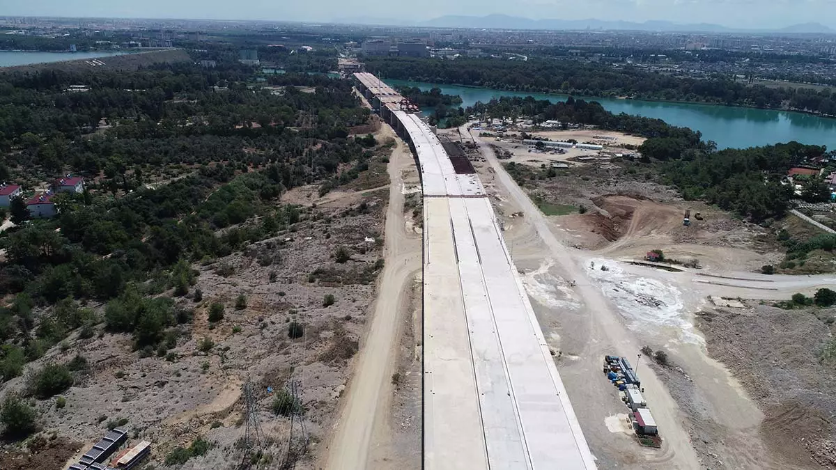 Türkiye'nin en büyük 4'üncü köprüsü olma özelliği taşıyacak 15 temmuz şehitler köprüsü’nün temeli, 2016 yılında hüseyin sözlü başkanlığındaki büyükşehir belediyesi tarafından atıldı.