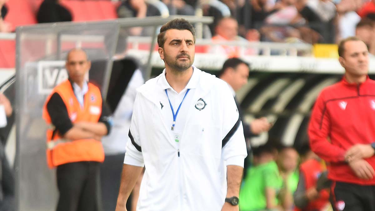 Sinan Kaloğlu Altay'da takımın başında kalacak mı?
