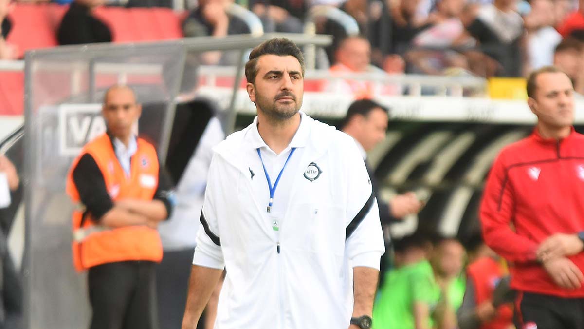 Sinan Kaloğlu Altay'da kalıyor