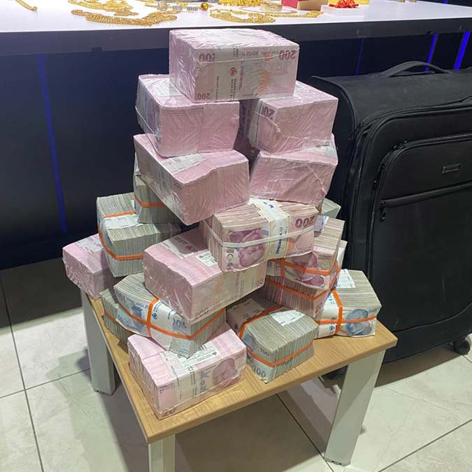 Ankara merkezli 'Demir Yumruk' operasyonu; 250 gözaltı