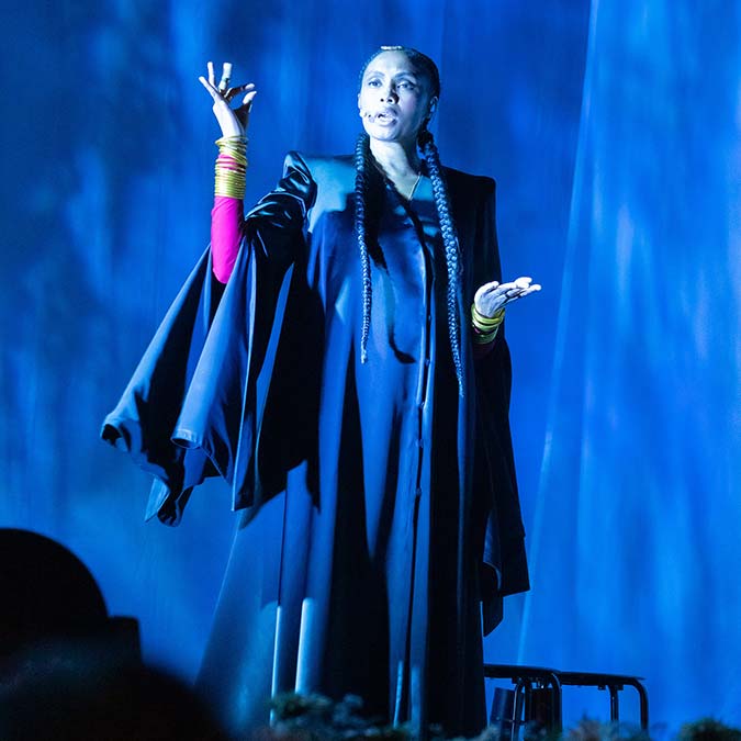 Caz müziğin ünlü isimlerini sanatseverlerle buluşturan Antalya Akra Caz Festivali, ikinci gününde Imany konseriyle sürdü.