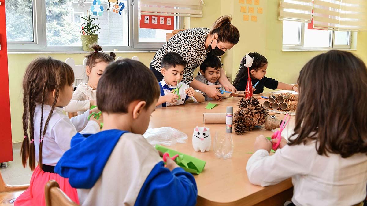 Ankara büyükşehir belediyesi, başkent’te yaşayan ihtiyaç sahibi ailelerin, dezavantajlı ve risk altında bulunan 36-66 aylık çocuklarına yönelik olarak hizmet veren ‘çocuk etkinlik merkezleri’ için başvuru sürecini başlattı.