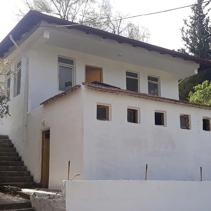 Antalya Büyükşehir Belediyesi Tarımsal Hizmetler Daire Başkanlığı, atıl köy okullarını yörenin üretim modeline göre tadilattan geçirerek hem tarımsal eğitim hem de üretim merkezlerine dönüştürüyor.