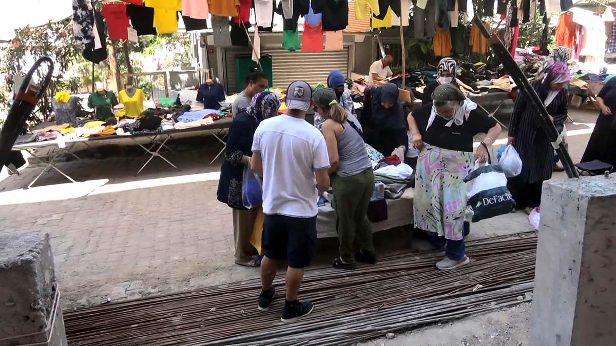 İnşaatlar semt pazarcılarına tezgah oldu