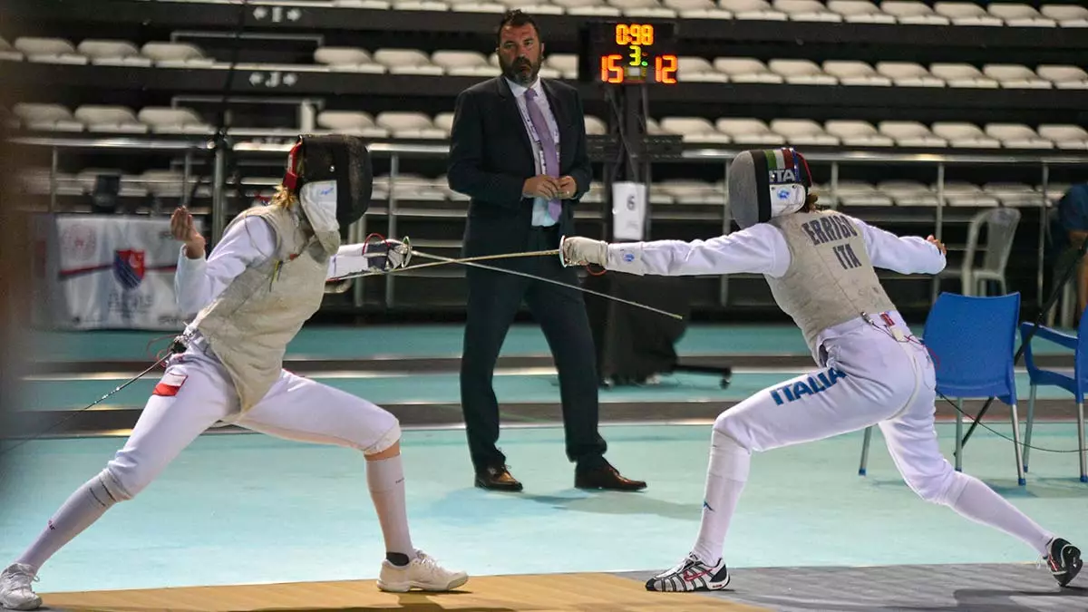 Antalya'da düzenlenen avrupa büyükler eskrim şampiyonası'na, 37 ülkeden 437 sporcu katıldı.