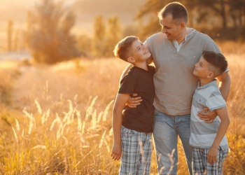 Hak eden babaların Babalar Günü kutlu olsun