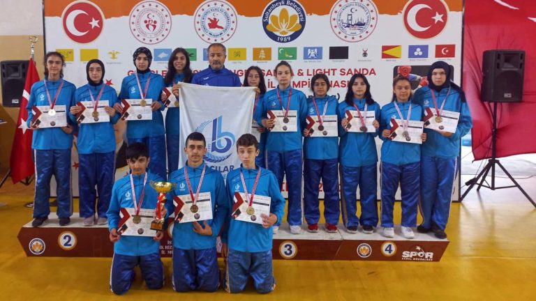 Bağcılar Belediyesi Wushu Kung Fu takımı 13 madalya kazandı