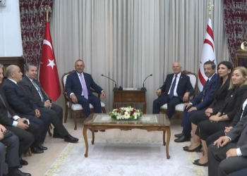 Mevlüt Çavuşoğlu KKTC Meclis Başkanı ile görüştü