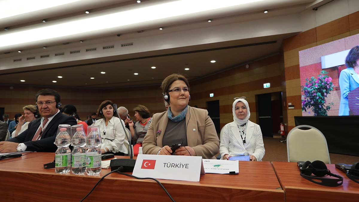 Bakan Yanık, Türkiye'nin yaşlı nüfus beyanını sundu