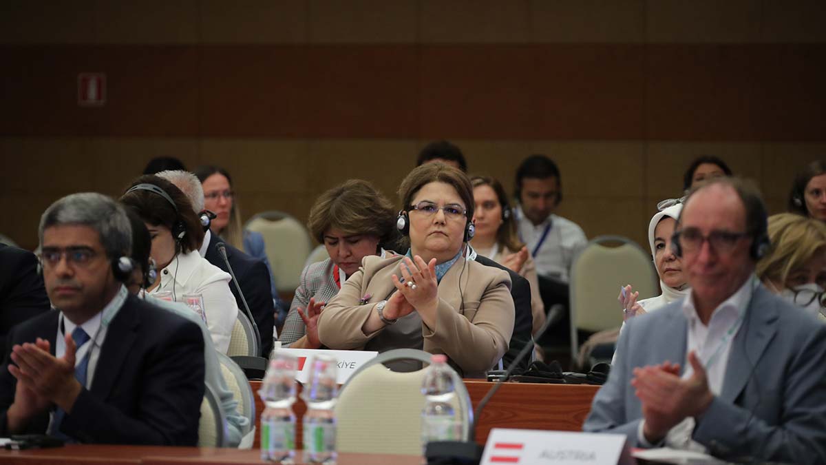 Aile ve Sosyal Hizmetler Bakanı Derya Yanık, İtalya'nın başkenti Roma’da düzenlenen BM Avrupa Ekonomik Komisyonu Yaşlanma Konferansı kapsamında düzenlenen toplantıda sunduğu ülke beyanında, Türkiye'nin yaşlı nüfusa yönelik yaptığı çalışmaları anlattı.