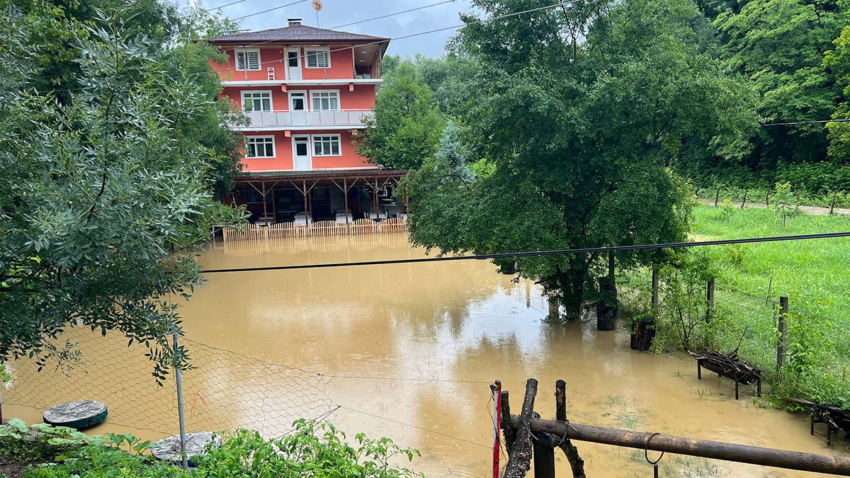 Bartın'da sağanak dereler taştı 6 ev tahliye edildi