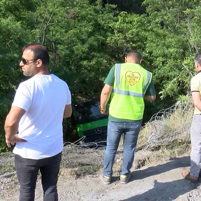 Tanker şarampole devrildi