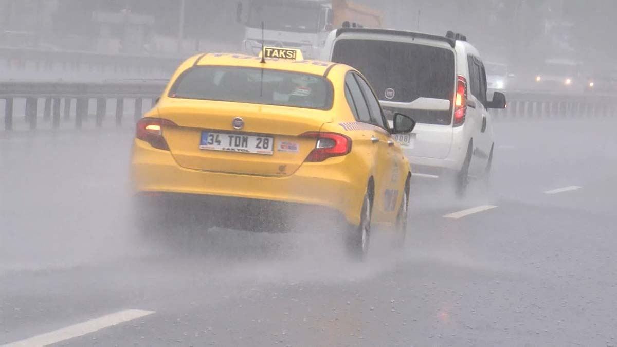 Basın Ekspres yolunda yağmur