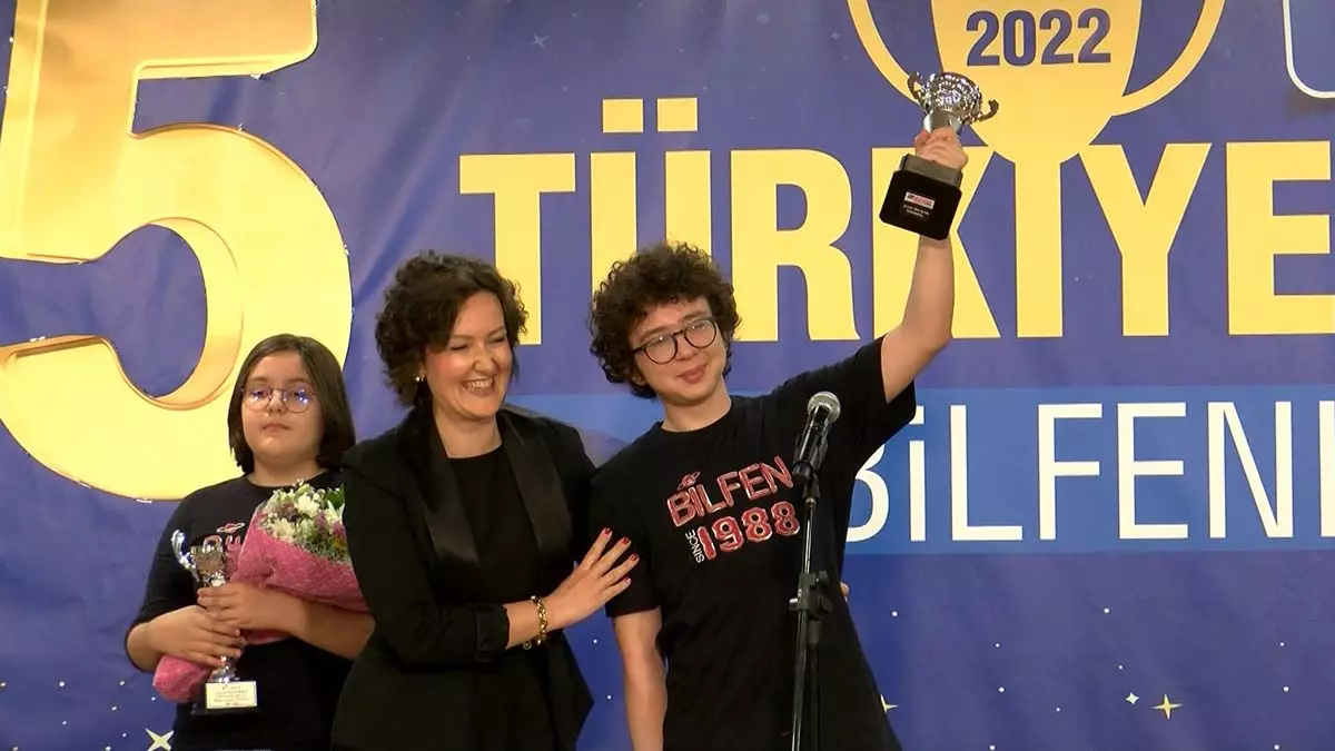 2022 liselere geçiş sınavı’nın (lgs) sonuçları bugün açıklandı. Bilfen lgs'de 15 türkiye birincisi çıkardı. 15 öğrenci 500 tam puan alarak türkiye şampiyonu oldu.
