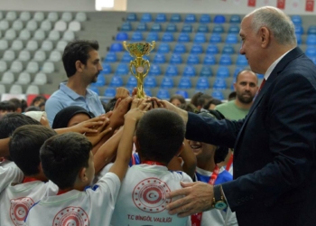 Geleneksel Çocuk Oyunları Ligi'nde ödüller verildi