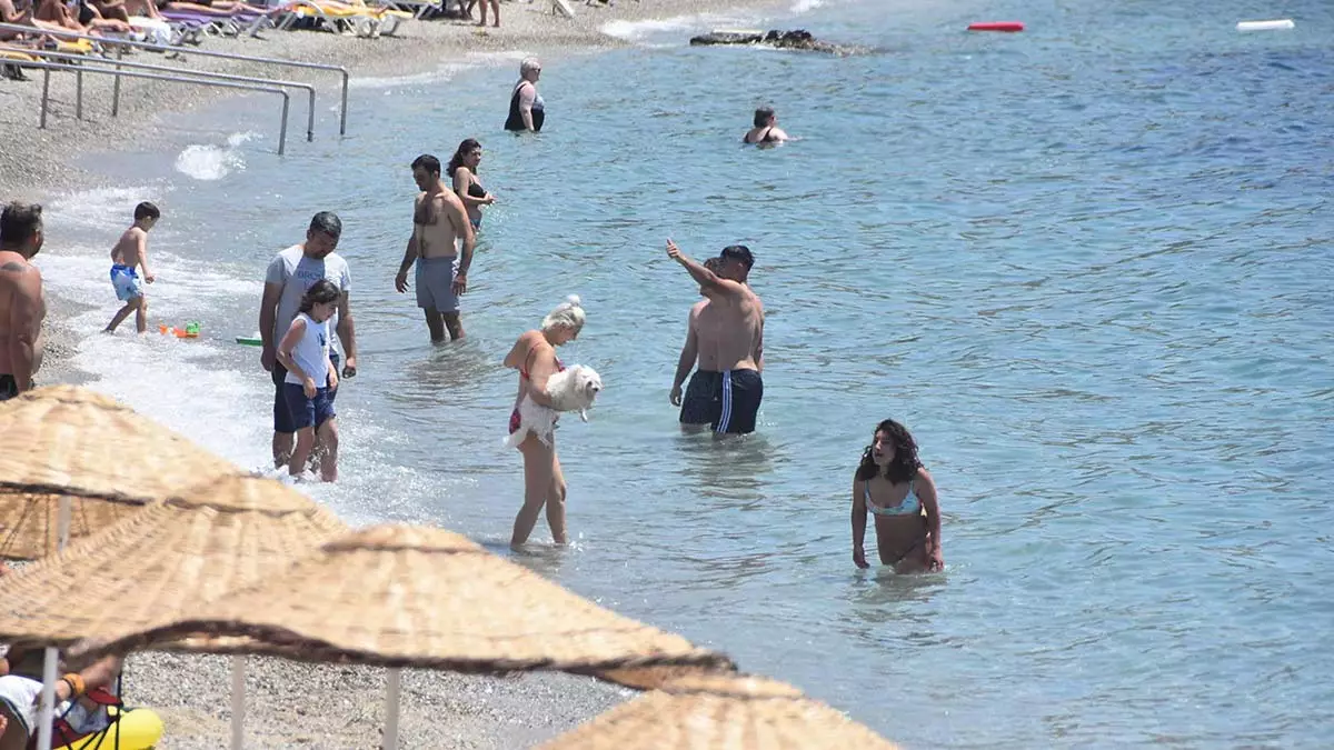 Türkiye önemli turizm merkezlerinden biri olan bodrum'da yaz sezonuyla birlikte hareketlilik başladı.