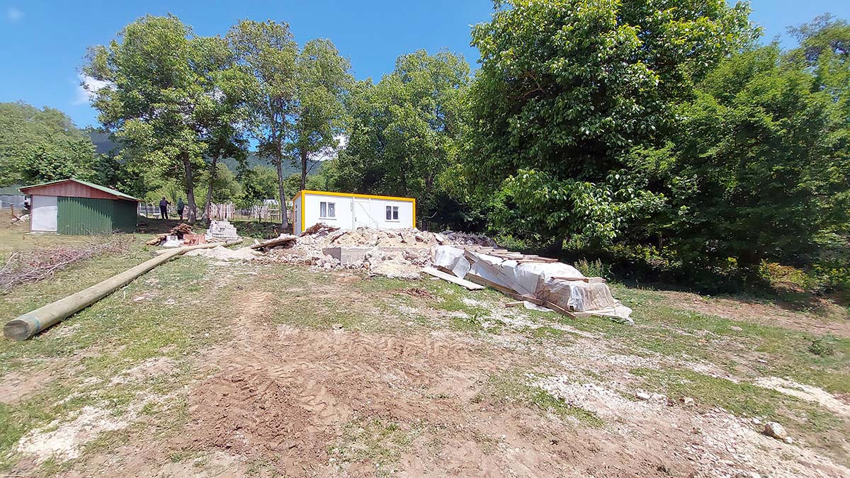 Kılıçarslan Yaylası'nda kaçak yapılar yıkılıyor