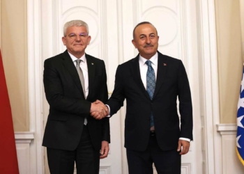 Mevlüt Çavuşoğlu Saraybosna'da İzetbegoviç'le görüştü