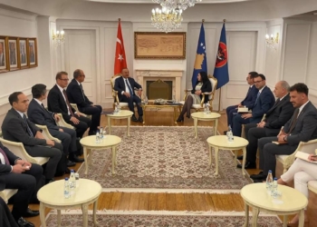 Mevlüt Çavuşoğlu Kosova Cumhurbaşkanı ile görüştü