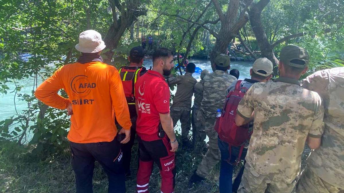 Müküs Çayı'na düşen hemşire henüz bulunamadı