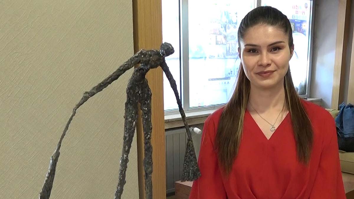 Atık malzemelerden yapılan heykeller sergilendi