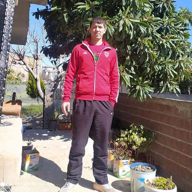 Çöp şiş yeme yarışmasını kazanamayınca parasız kalıp kapkaç yapmış. Çelik'in yarışmadaki anlarının, restoran tarafından sosyal medyadan yayınlandığı ortaya çıktı.