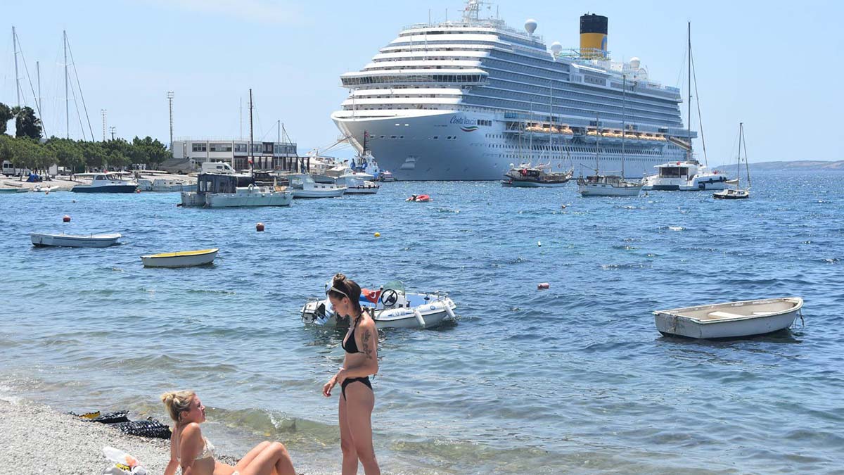 'Costa Venezia' 1339 turist getirdi