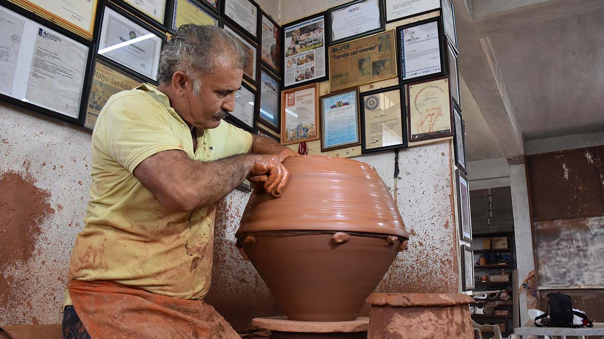 Menemen çömleğini Cumhurbaşkanı için yapacak
