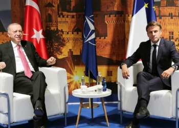 Erdoğan Macron ile görüşüyor