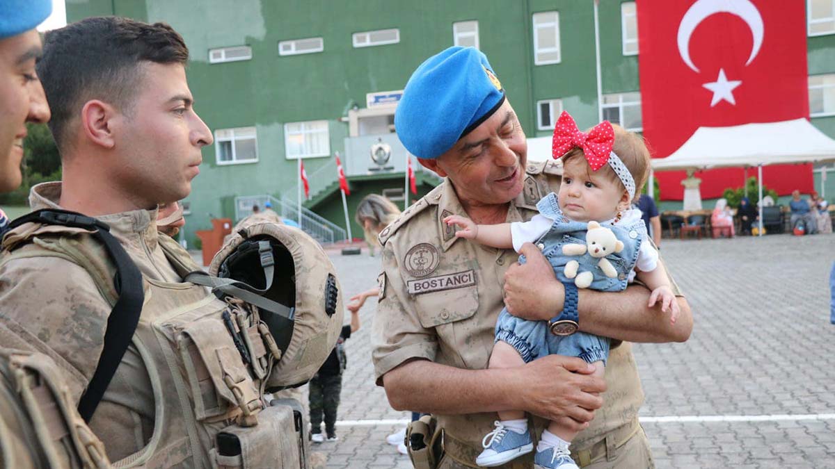 180 komando Suriye'den döndü