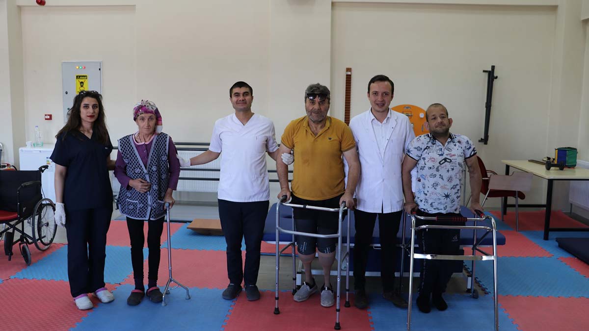 Engelsiz Yaşam Bakım Merkezi'nde yeniden yürüdüler