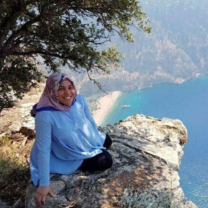 Hamile eşini kayalıklardan iten koca Hakan Aysal (41) yeniden yargılanacak. Hakan Aysal, ileriki günlerde yeniden hakim karşısına çıkacak.