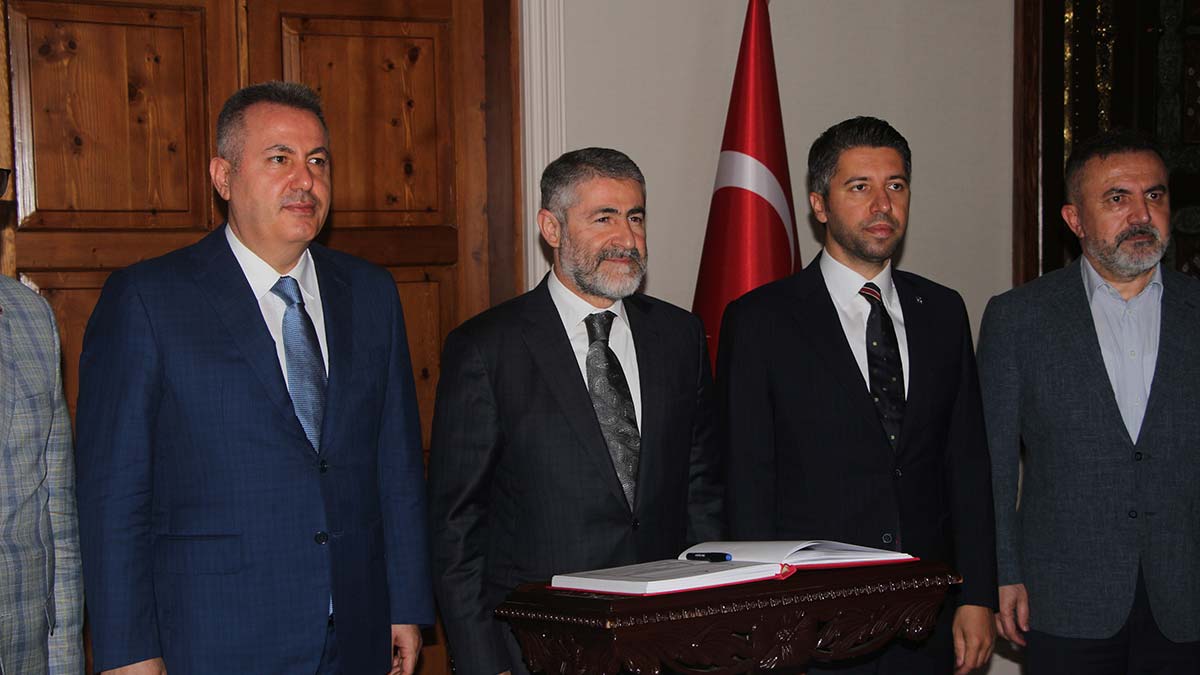 Nureddin Nebati Adana Valiliği'ni ziyaret etti