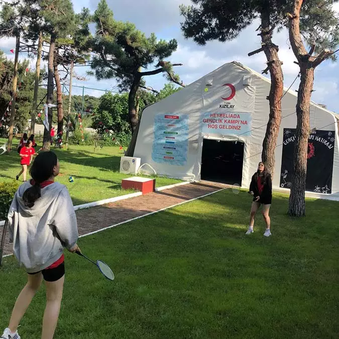 Hentbolcu kız çocukları için kamp düzenleniyor
