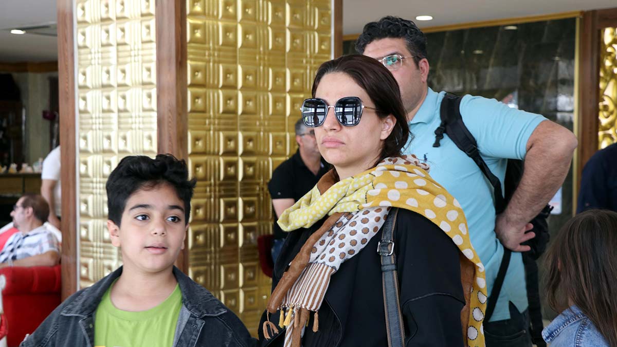 Ülkelerindeki 3 günlük resmi tatili değerlendirmek için Van'ı tercih eden İranlı turistler Van'daki otelleri doldurdu.