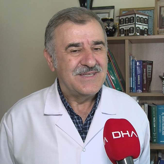 Aktörlüğe başlamadan önce İstanbul Tıp Fakültesi’nden mezun olan tıbbiyeli Cüneyt Arkın 7-8 yıldır ara sıra doktorluğu öğrendiği fakülteye, sağlık kontrolleri için gidiyordu.