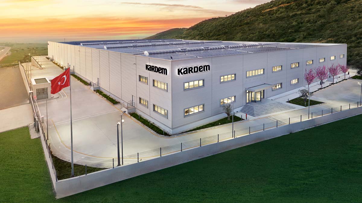Kardem Tekstil moda devleri için üretim yapıyor