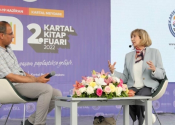 Kartal Kitap Fuarı'nda Ayşe Kulin'e onur ödülü